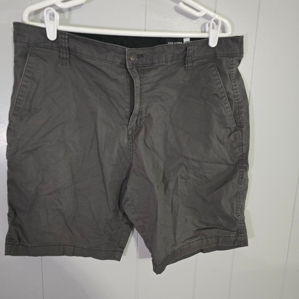 Volcom‎ Chino Shorts Mens 36 Grey Solid Casual Skater Flat Front 4174
